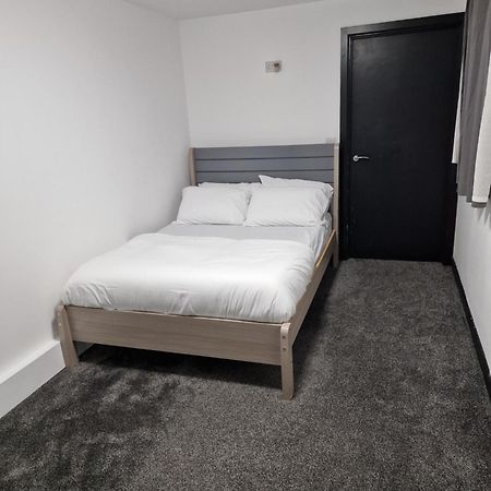 Ckb Flat- Comfort, Cosy, And Secure! Codsall Екстер'єр фото