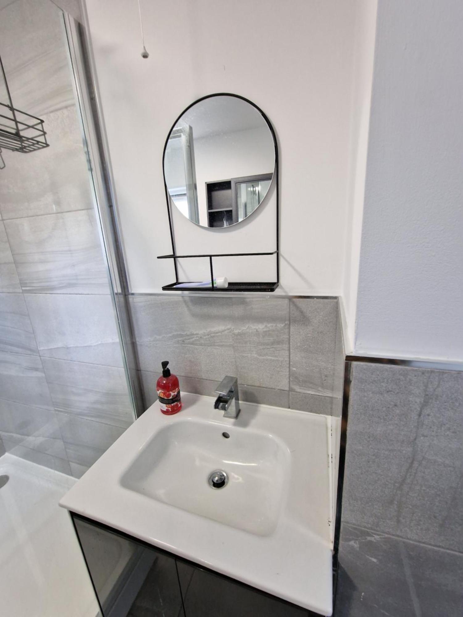Ckb Flat- Comfort, Cosy, And Secure! Codsall Екстер'єр фото