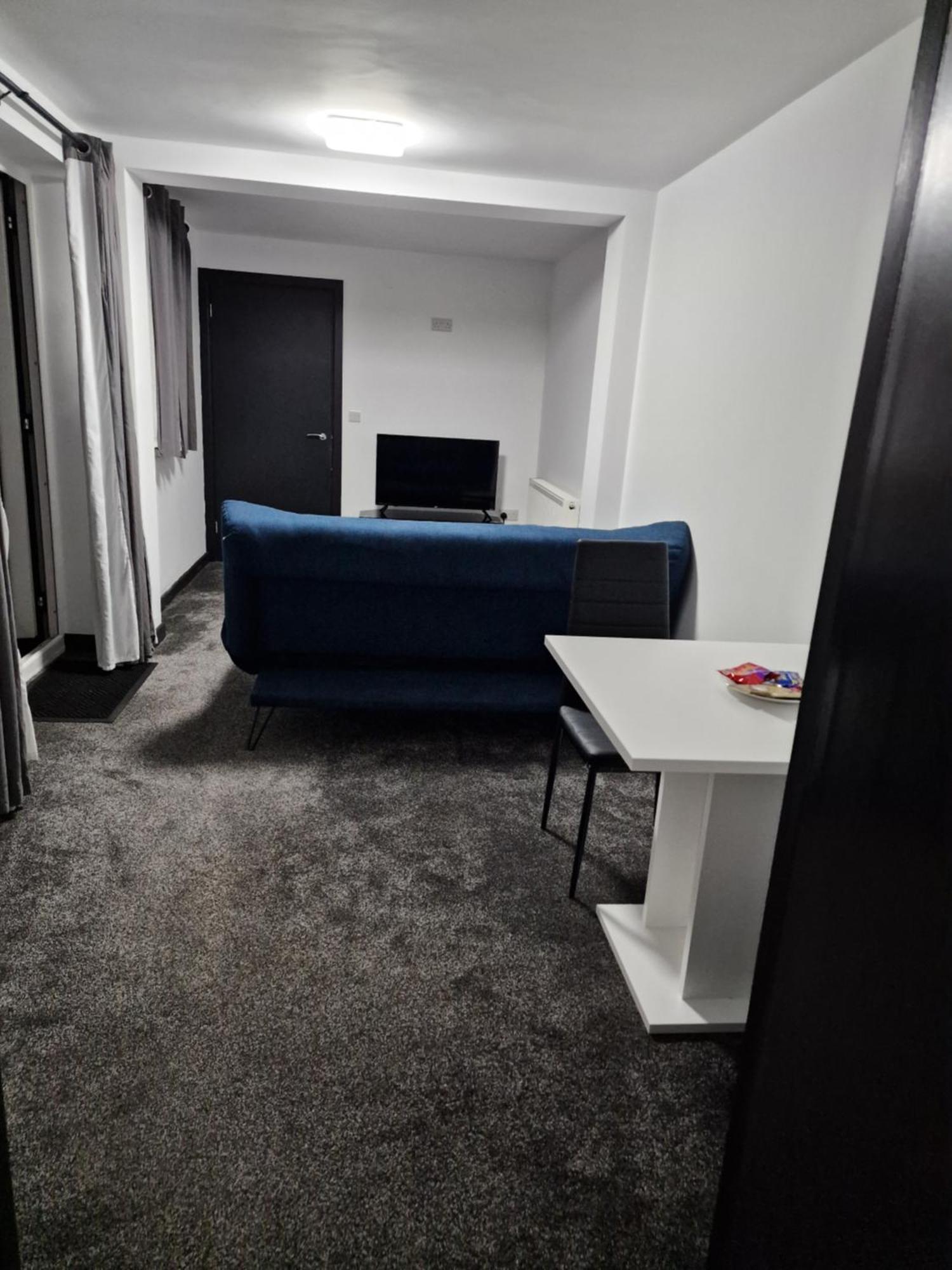 Ckb Flat- Comfort, Cosy, And Secure! Codsall Екстер'єр фото