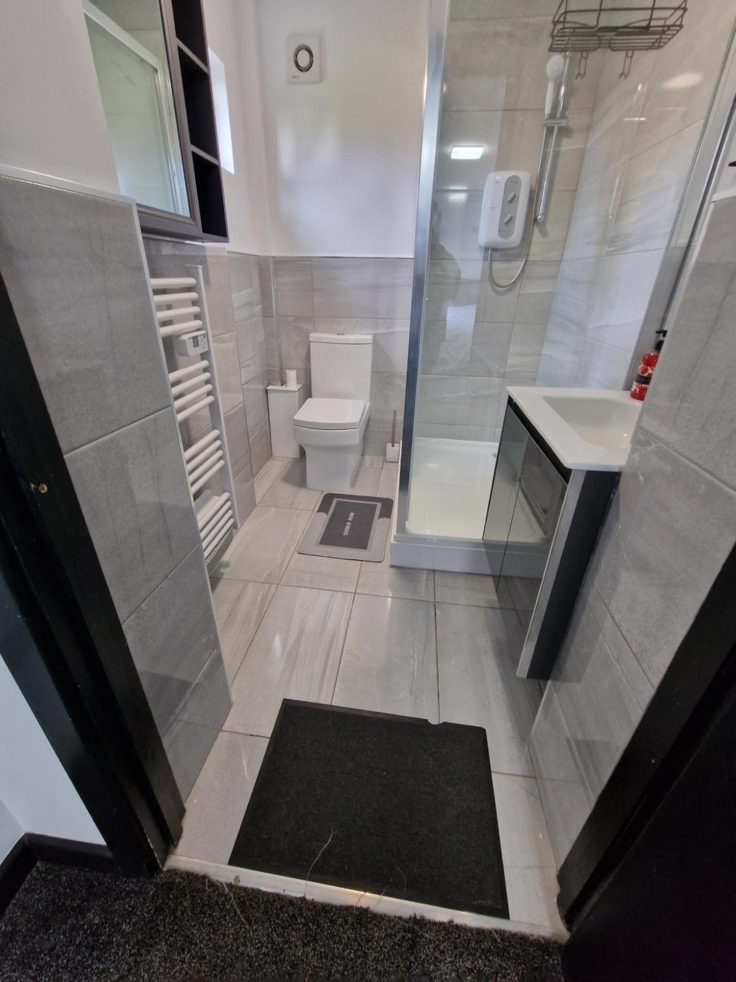 Ckb Flat- Comfort, Cosy, And Secure! Codsall Екстер'єр фото